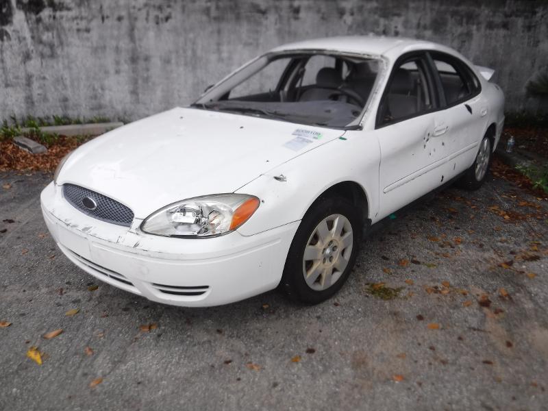 Ford Taurus (2005)