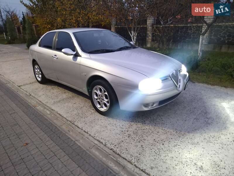 Alfa-romeo 156 (2000)