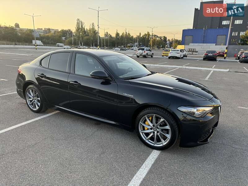Alfa-romeo Giulia (2019)