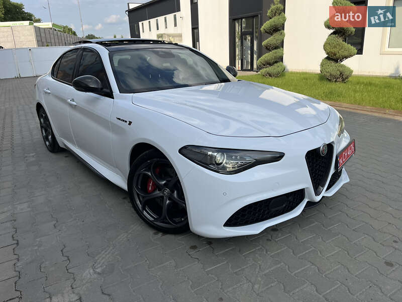 Alfa romeo Giulia (2019)