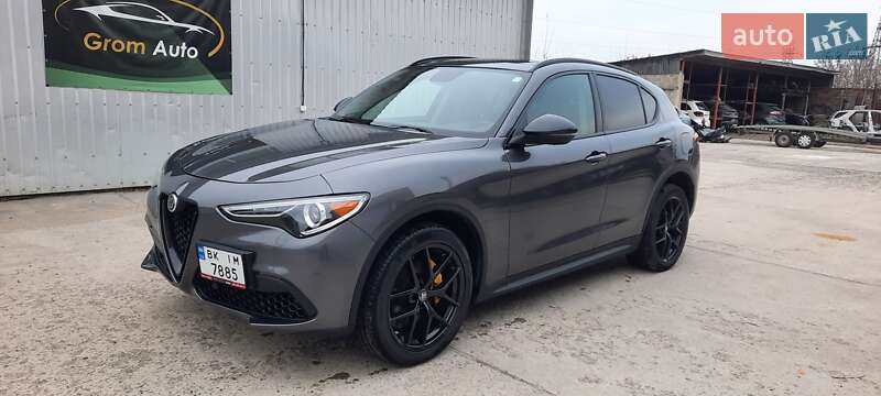 Alfa-romeo Stelvio (2019)