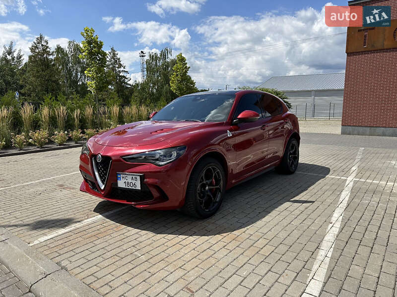 Alfa romeo Stelvio (2018)