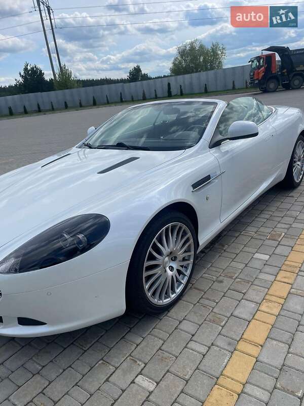 Aston-martin Db9 (2010)