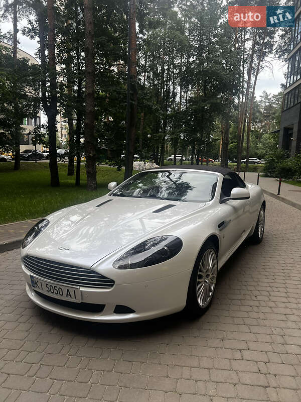 Aston martin  (2010)