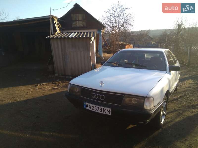 Audi 100 (1986)