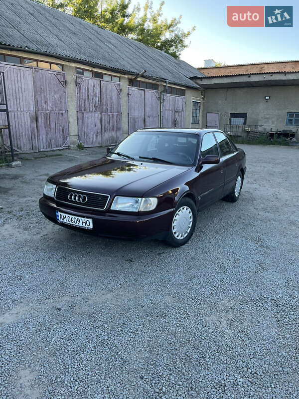 Audi 100 (1992)