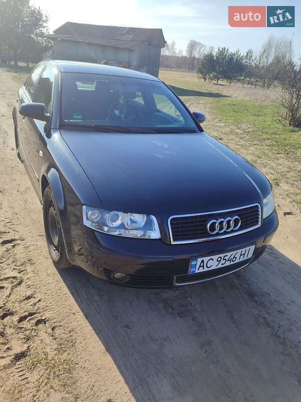 Audi A4 (2004)