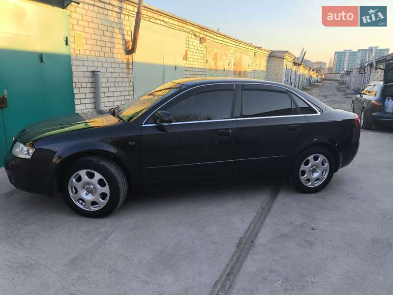 Audi A4 (2003)