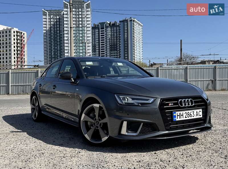 Audi A4 (2018)