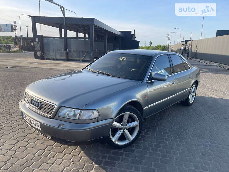 Audi A8 (1996)