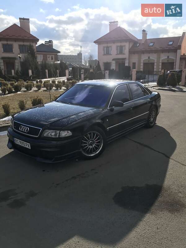 Audi A8 (1995)