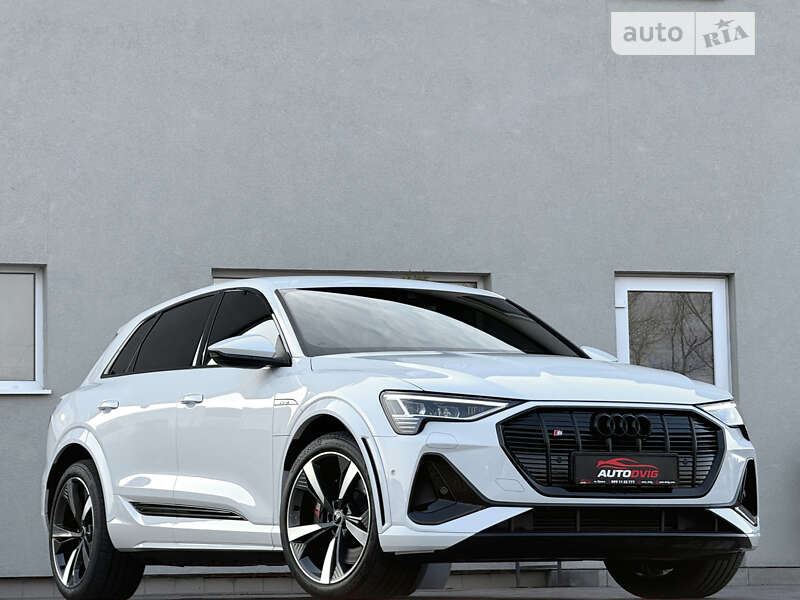 Audi E-tron s (2021)