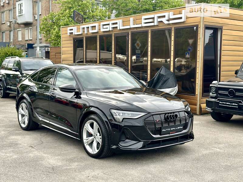 Audi E-tron s (2022)