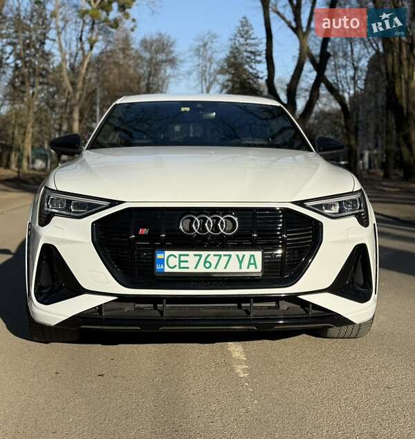 Audi E-tron s (2021)