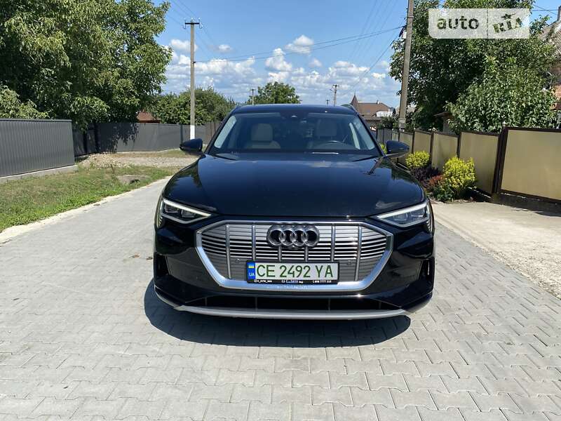 Audi E-tron (2019)