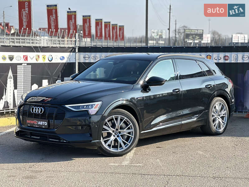Audi E-tron (2021)