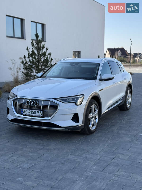 Audi E-tron (2021)