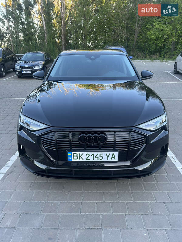 Audi E-tron (2020)