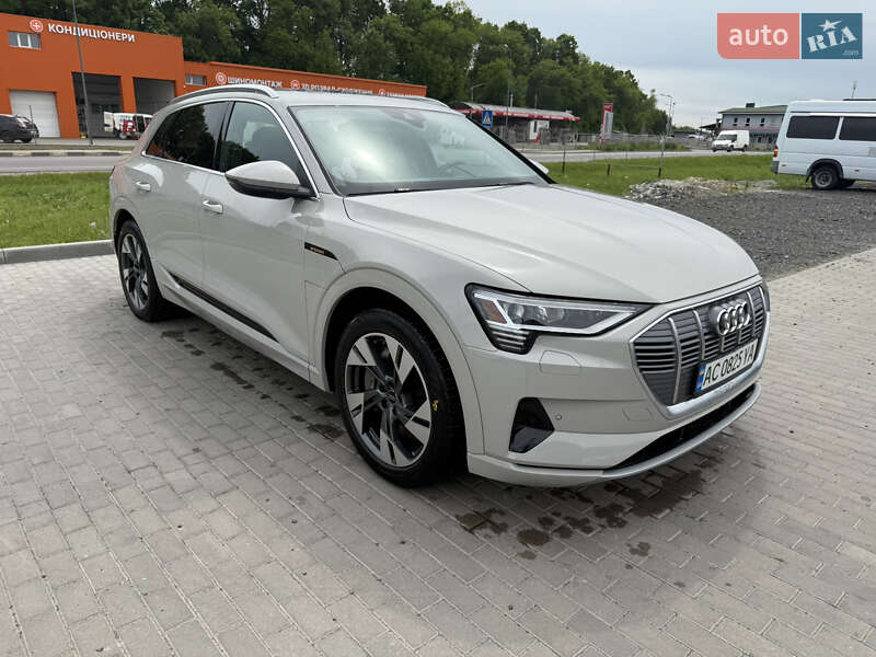 Audi E-tron (2021)