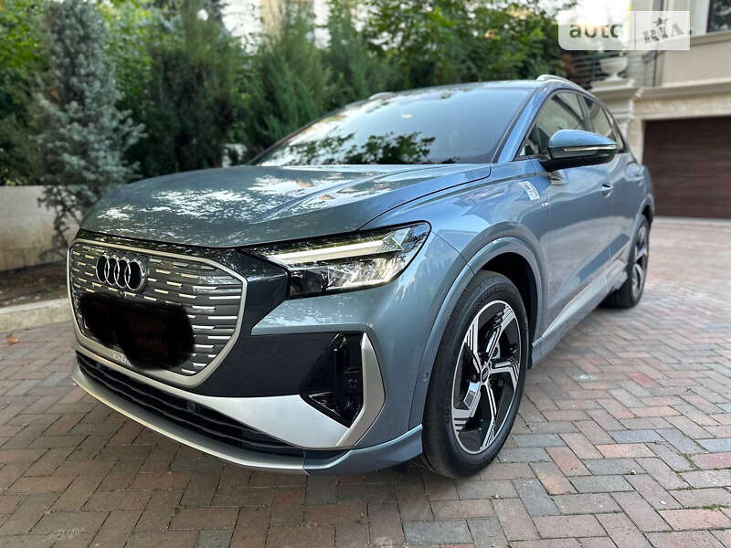 Audi Q4 e-tron (2023)