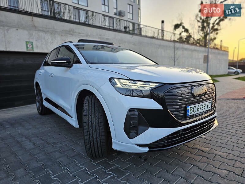 Audi Q4 e-tron (2023)