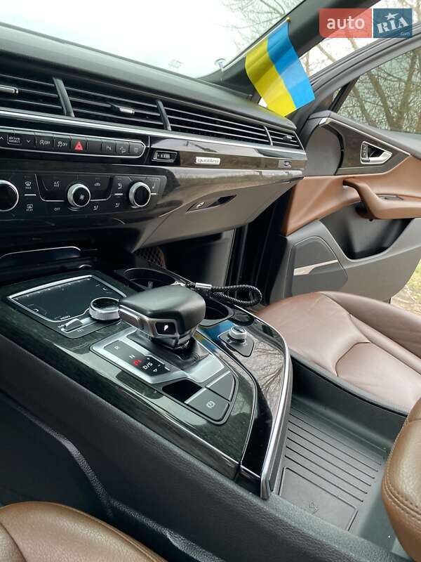 Audi Q7 (2017)
