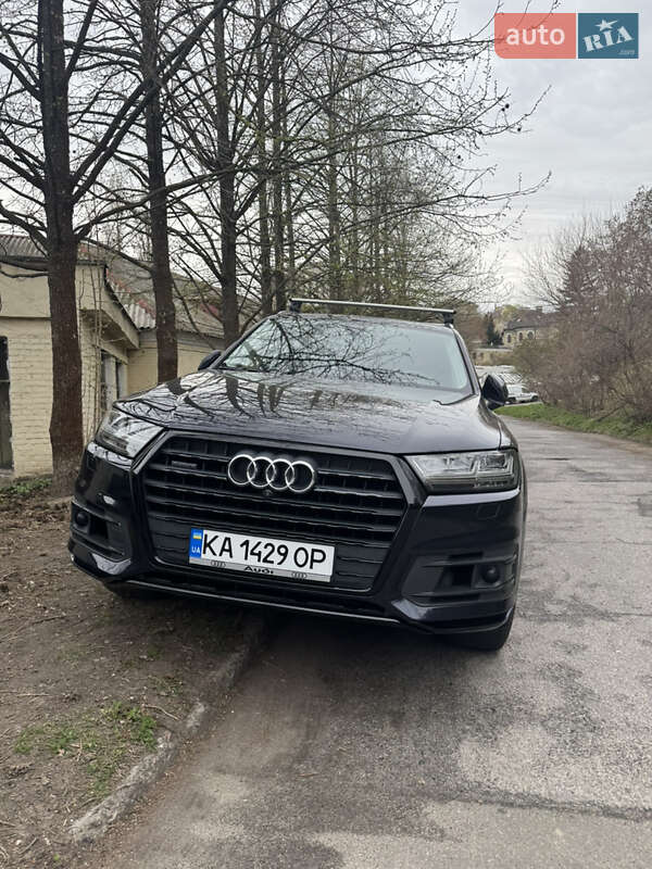 Audi Q7 (2017)