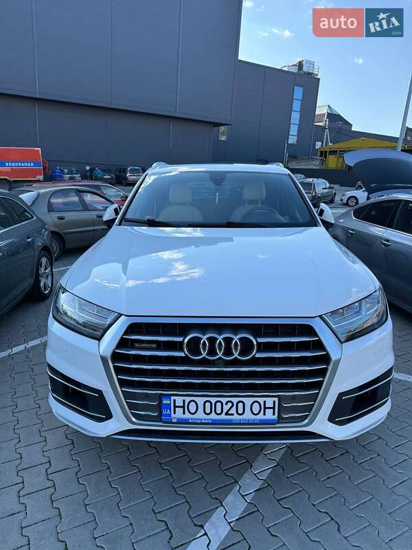 Audi Q7 (2017)