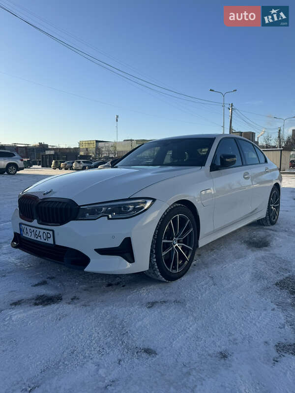 Bmw 3 series (2021)