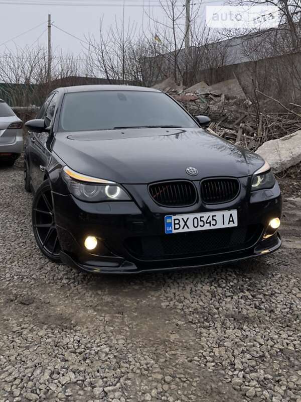 Bmw 545i (2003)