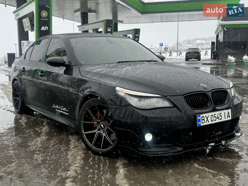Bmw 545i (2003)