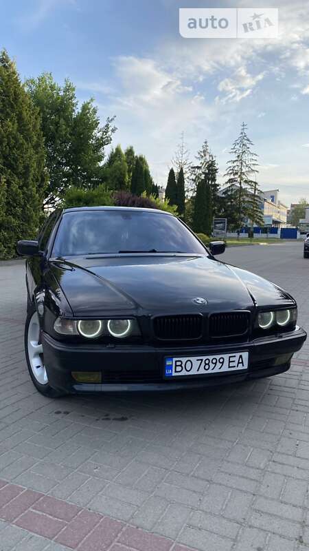 Bmw 7 series (2000)