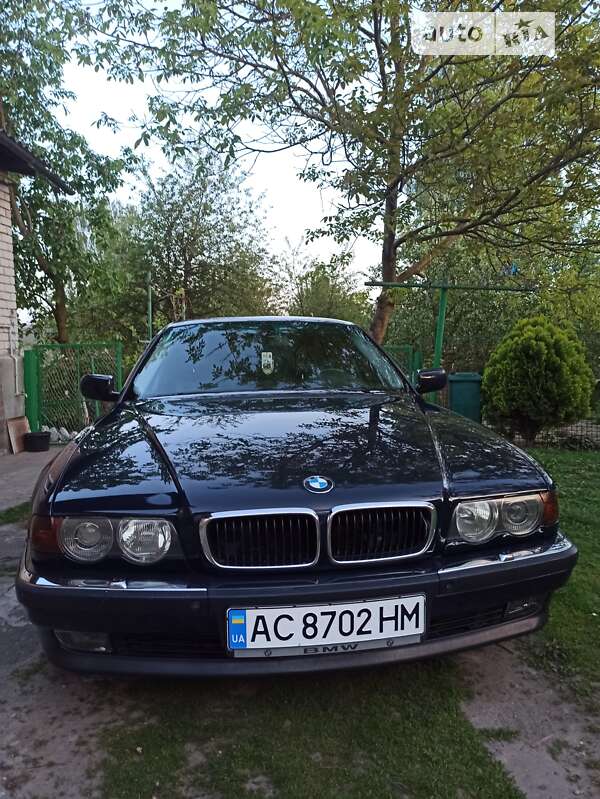 Bmw 7 series (1999)