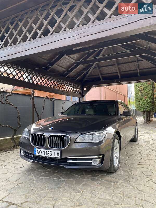 Bmw 7 series (2012)