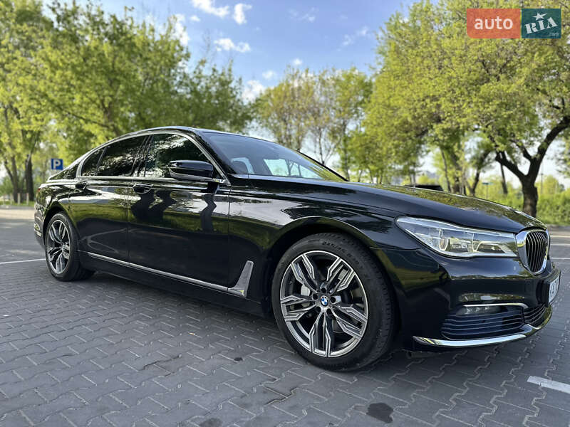 Bmw 7 series (2016)