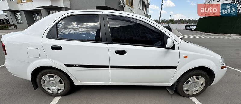 Chevrolet Aveo (2005)