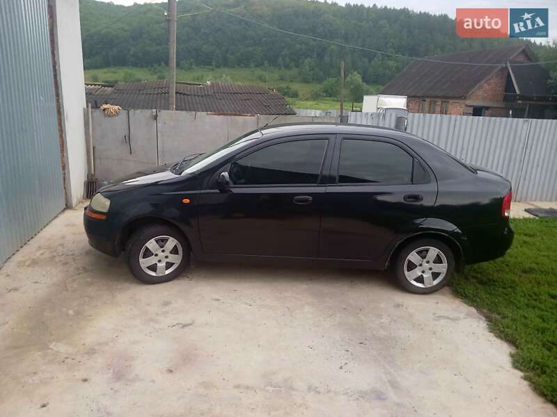 Chevrolet Aveo (2004)