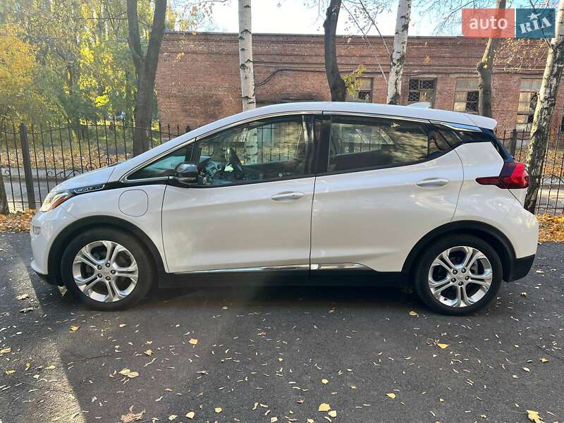 Chevrolet Bolt ev (2017)