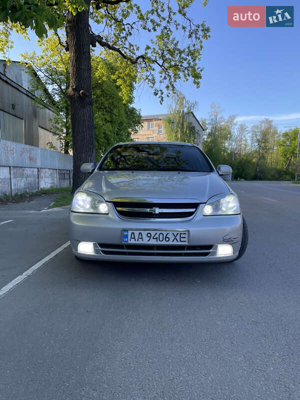 Chevrolet Lacetti (2005)