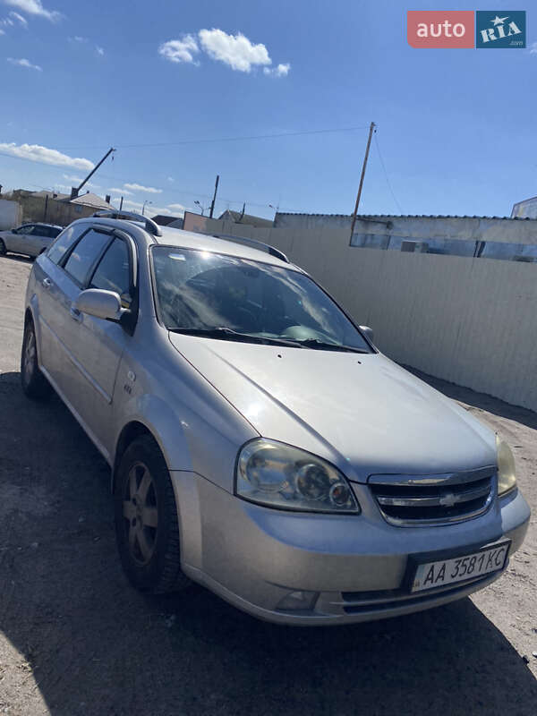 Chevrolet Lacetti (2005)