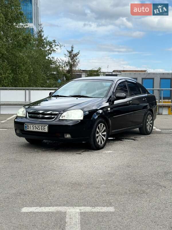 Chevrolet Lacetti (2005)