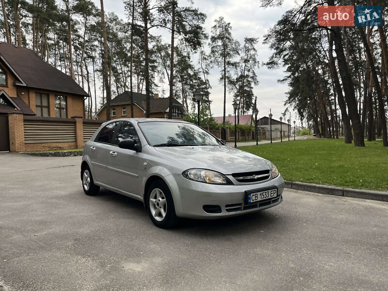 Chevrolet Lacetti (2005)
