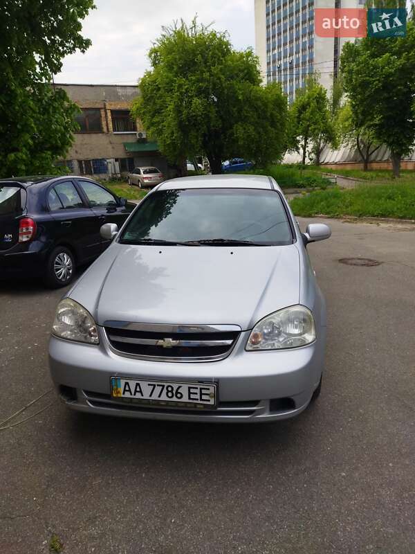 Chevrolet Lacetti (2005)