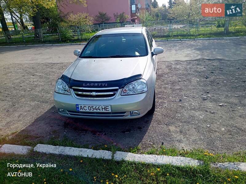Chevrolet Lacetti (2004)