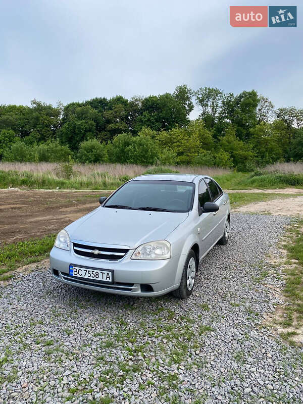 Chevrolet Lacetti (2005)