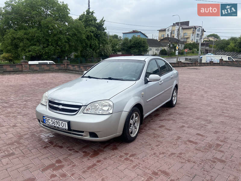 Chevrolet Lacetti (2004)