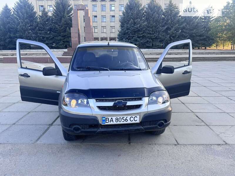 Chevrolet Niva (2009)