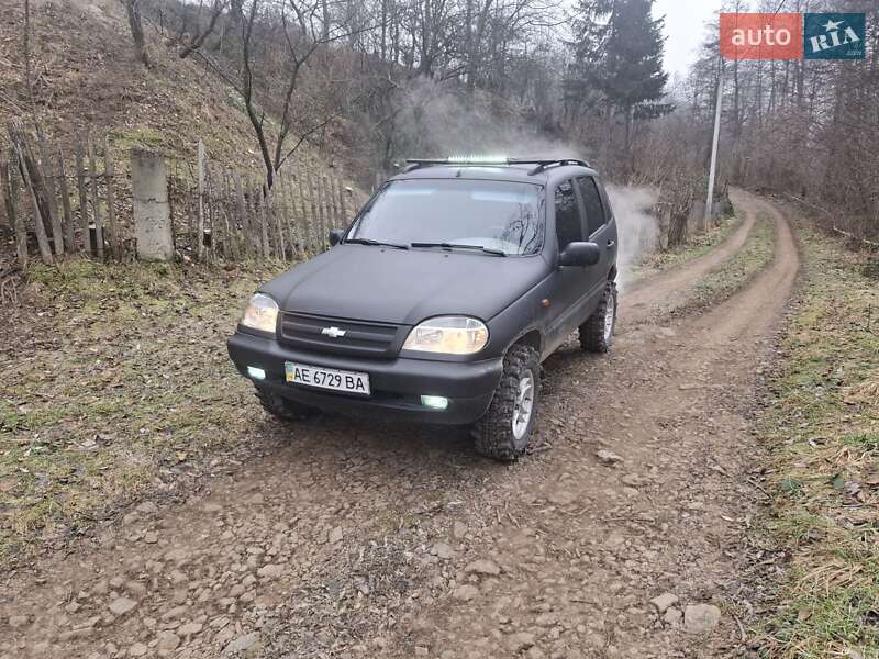 Chevrolet Niva (2006)