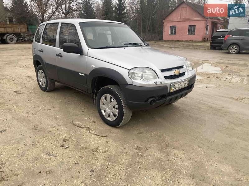 Chevrolet Niva (2013)