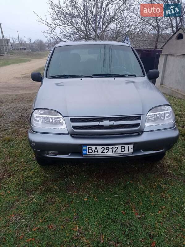 Chevrolet Niva (2006)